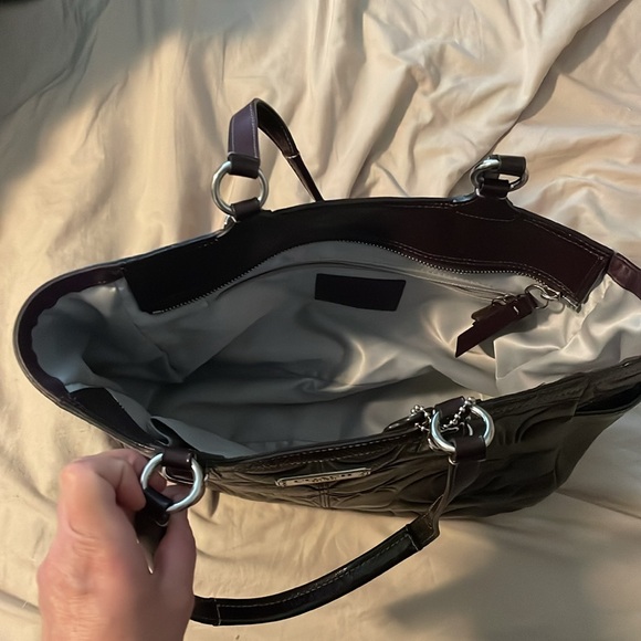 Plum coach hand bag - Picture 2 of 2